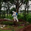 Zimbabwe: Ministrowie umierają, urzędnicy mają pracować z domu