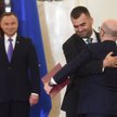 Kto prowadzi w tym tańcu? Andrzej Duda, jego nowy rzecznik Błażej Spychalski (przodem) i stary Krzys