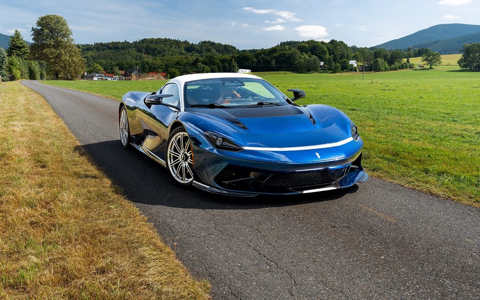 Pininfarina Battista ma moc 1900 KM oraz moment obrotowy 2300 Nm