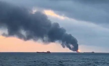 Dramat u wybrzeży Krymu trwa, płoną dwa gazowce