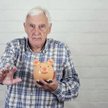 Podatek od spadków i darowizn: większą gotówkę od najbliższej rodziny trzeba opodatkować