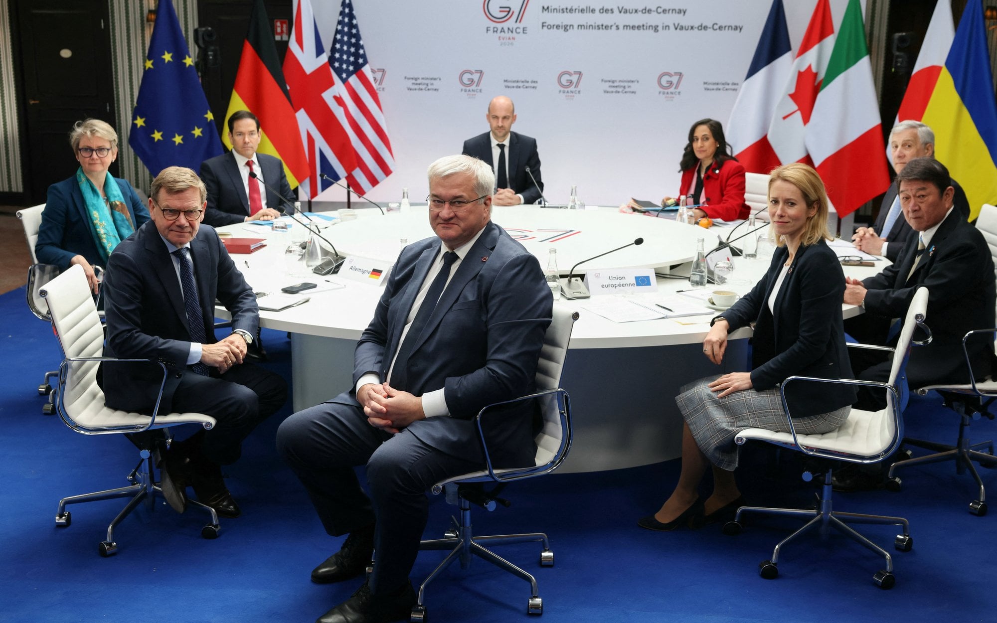 Tense gathering  of G7 ministers. Marco Rubio pushed to the wall, was "clearly annoyed"