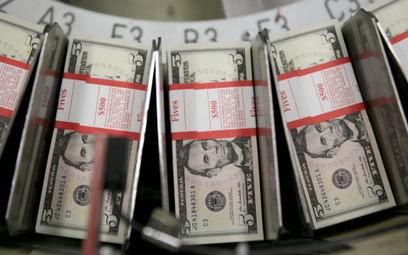 Ulokowane w bankach dolary mogą dać wysokie odsetki