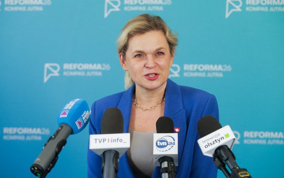 Minister edukacji Barbara Nowacka podczas briefingu prasowego w Olsztynie