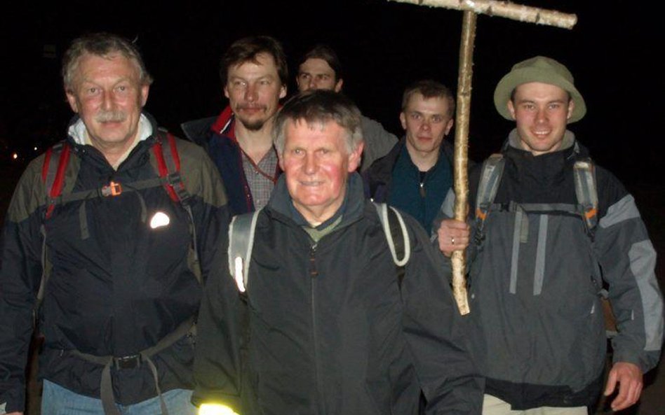 W nocnej drodze krzyżowej dwa lata temu wzięło udział 300 osób