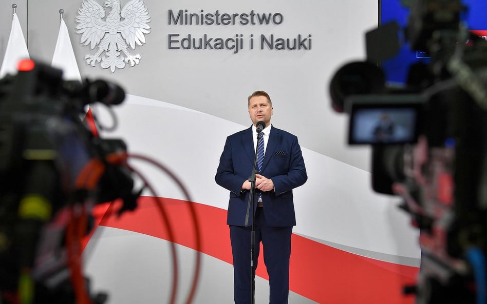 Minister edukacji i nauki Przemysław Czarnek podczas konferencji prasowej