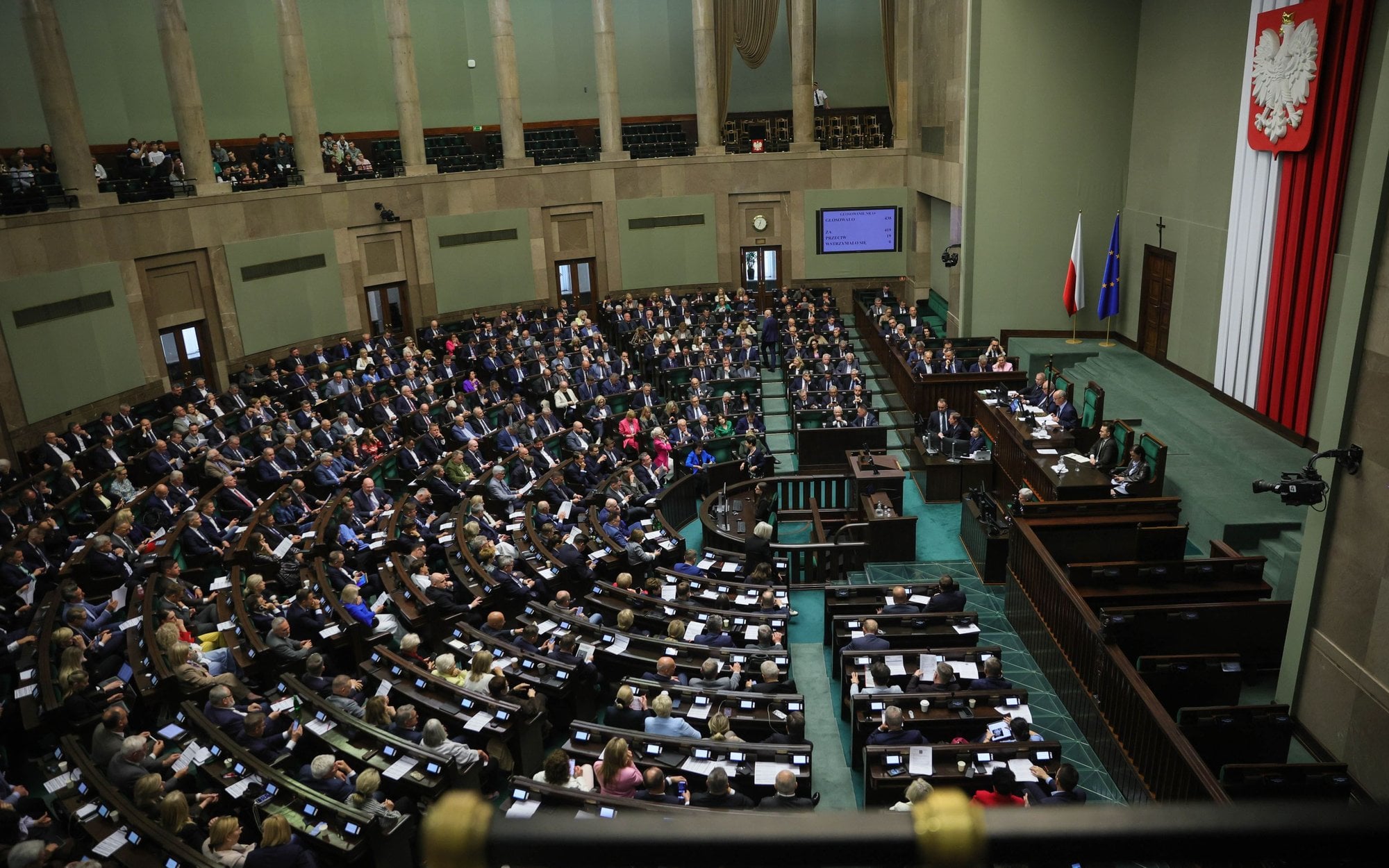 Nowy sondaż partyjny: Najbardziej zyskują Razem i Konfederacja, Lewica dogania Brauna