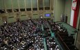 Nowy sondaż pokazuje, że w Sejmie po wyborach znaleźliby się przedstawiciele pięciu partii