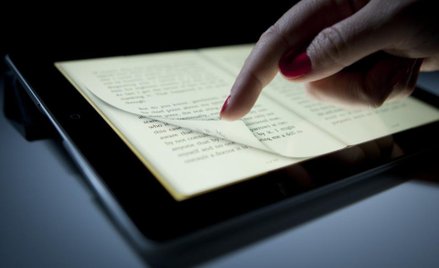 Wpływy ze sprzedaży e-wydań przebiją reklamowe