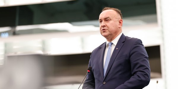 Europoseł Polski 2050: Niewytłumaczalne, iż Polski nie ma przy rozmowach pokojowych