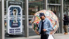 Tablica informacyjna Mistrzostw Świata FIFA w The Shops at Columbus Circle w Nowym Jorku, USA