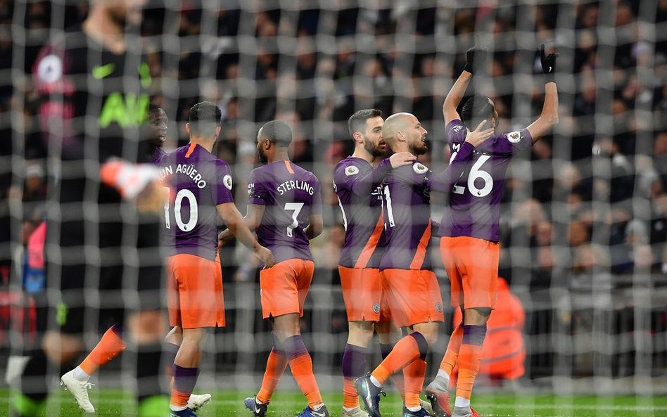 Mahrez dedykuje gola tragicznie zmarłemu właścicielowi Leicester