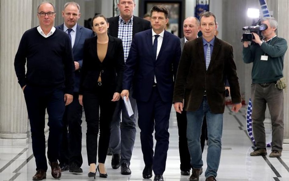 Czy partie i ugrupowania opozycyjne połączą swe siły dopiero przed wyborami w 2019 roku? Na zdjęciu 
