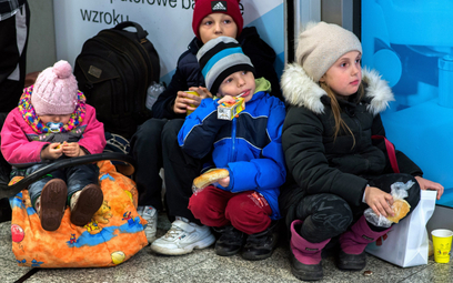 Pomoc uchodźcom z Ukrainy. Polacy oczekują finansowego wsparcia Unii Europejskiej