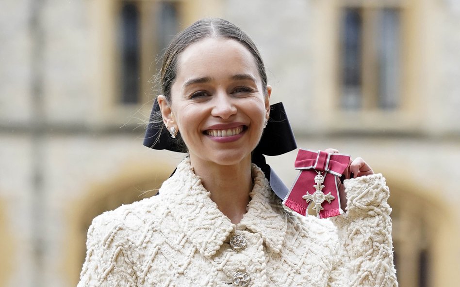 Emilia Clarke została w tym roku odznaczona Orderem Imprerium Brytyjskiego.