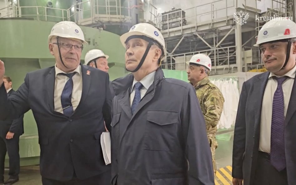 Władimir Putin odwiedza budowaną elektrownię jądrową Kursk-II w obwodzie kurskim w Rosji. Zdjęcia do