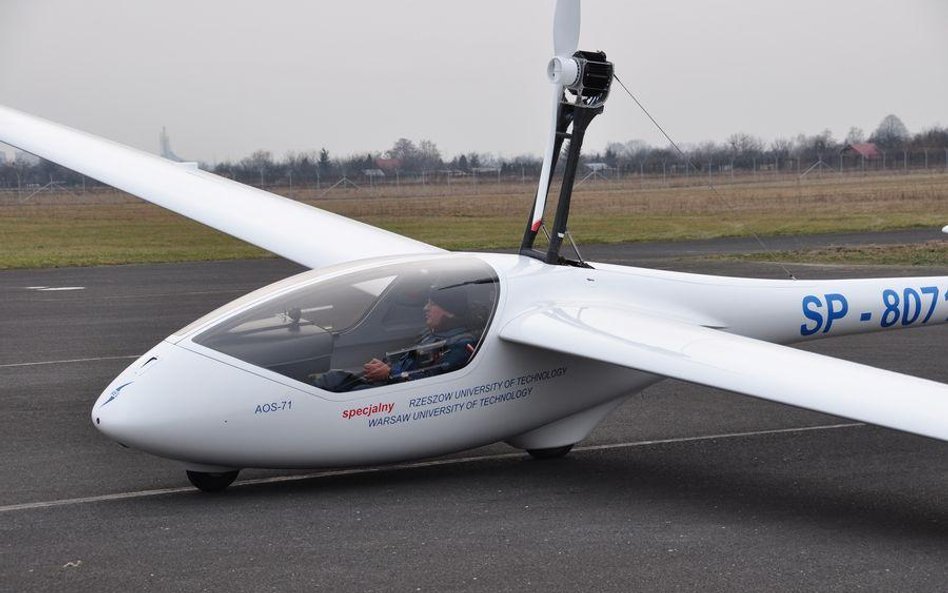 Test pierwszego polskiego elektrycznego motoszybowca