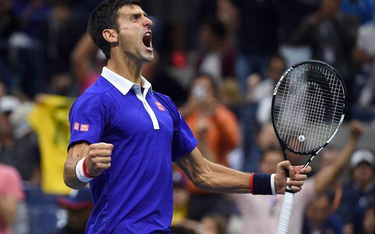 Radość Novaka Djokovicia po wygranej z Rogerem Federerem. Za zwycięstwo Serb dostał 3 300 000 dolaró