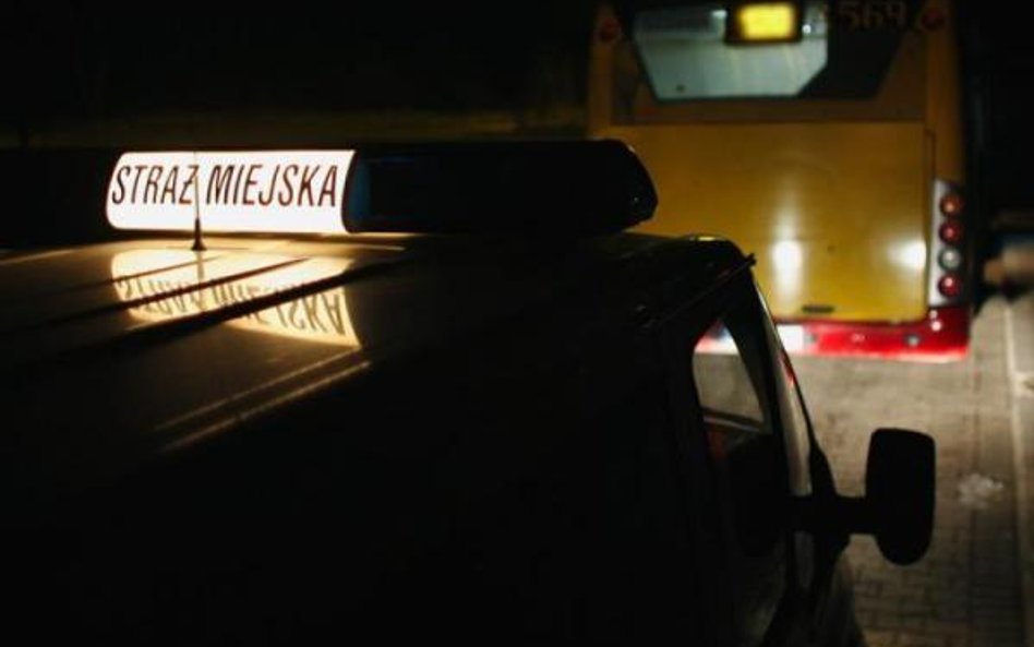 Ksiądz dał 100 zł łapówki za odholowane auto