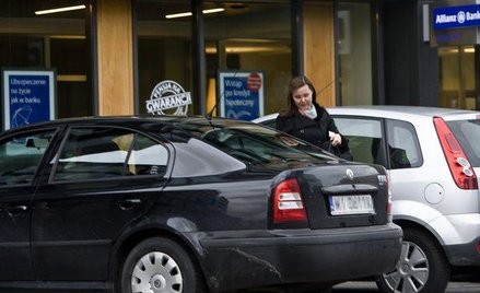 Jak ustalić przychód, gdy pracownik używa służbowego auta do prywatnych celów