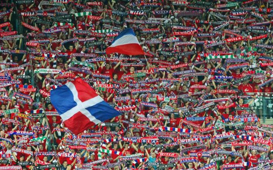 Kibice Wisły na stadionie przy ul. Reymonta w Krakowie