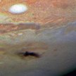 Ciemna plama to ślad po zderzeniu małego obiektu z największą planetą Układu Słonecznego