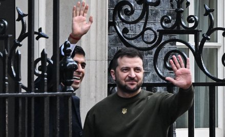 Premier Rishi Sunak i prezydent Wołodymyr Zełenski przed Downing Street 10