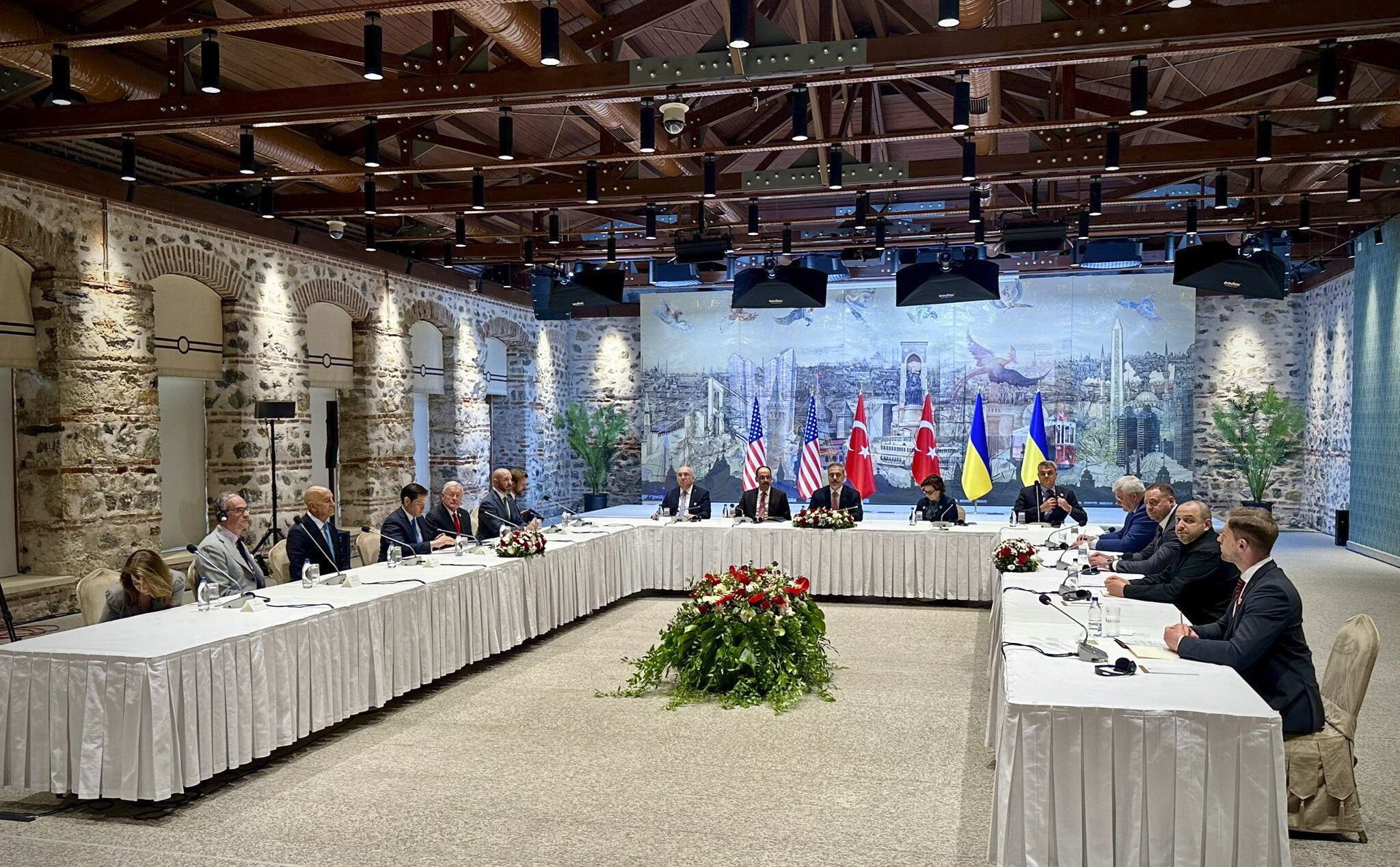 Pierwsze od trzech lat rozmowy Rosji z Ukrainą trwały niecałe dwie godziny