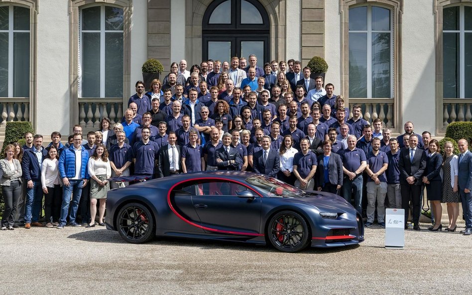 Bugatti Chiron: Nr 100 opuścił fabrykę