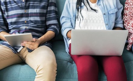 Emirates zapakuje laptopa przed wylotem do USA