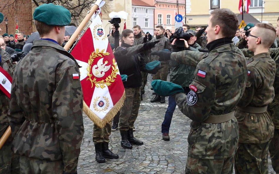 Młodzi Strzelcy ze wsparciem MON