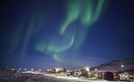 Zorze polarne – dla nich na Północ ciągną turyści z całego świata. Grenlandia chce to wykorzystać.