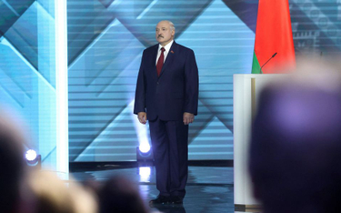 Aleksander Łukaszenko stawia na milicję, wojsko i służby