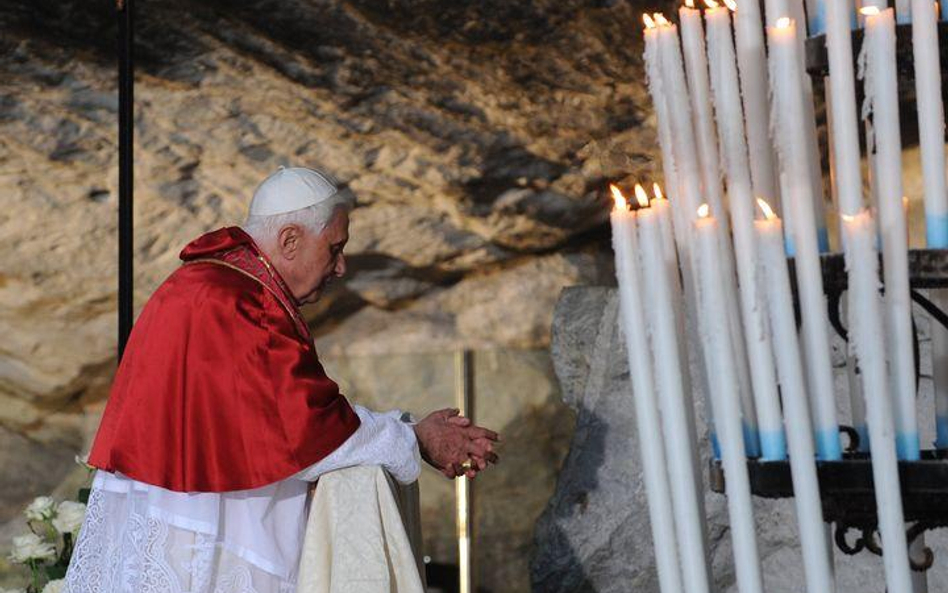 Sukces papieża nad Sekwaną