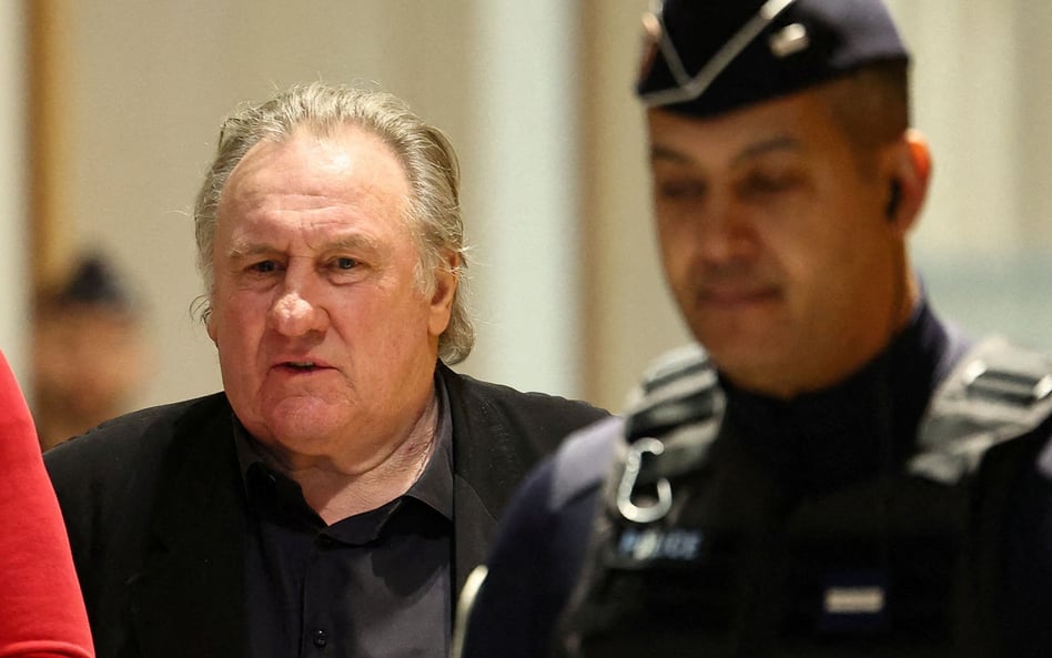 Gérard Depardieu w sądzie, fotografia z 27 marca