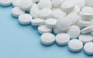 Aspiryna po szczepieniu przeciw COVID-19? Lekarz ostrzega