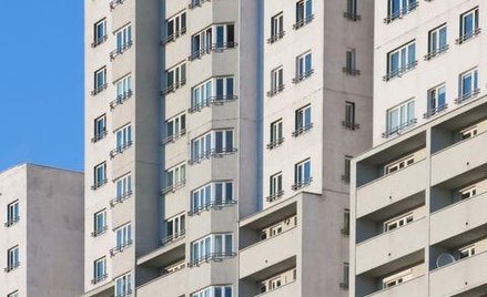 Podaż nadal znacznie przewyższa popyt