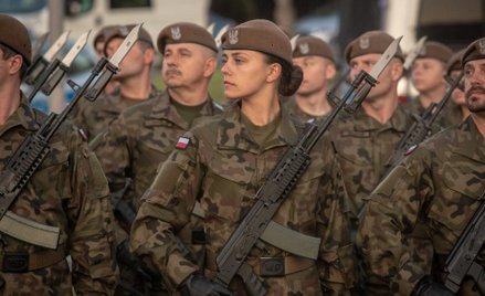 15 sierpnia w Katowicach: Defilada, górnicy i awanse