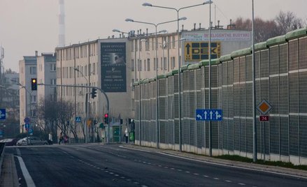 Ekranami stawianymi przy drogach powinna się zająć prokuratura – uważają eksperci
