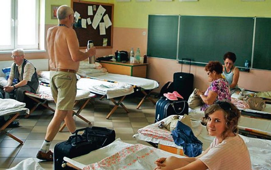 Najtańsze noclegi oferuje gimnazjum w Stębarku – 30 zł od osoby. Za zarobione pieniądze szkoła kupi 