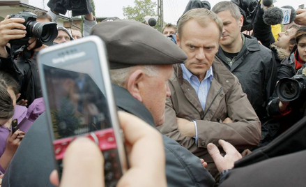 Rolę komunikacji w rządzeniu państwem najszybciej docenił w Polsce Donald Tusk. Na zdjęciu: wizyta p