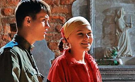 Elka (Dorota Lamparska) i Aleksandr (Aleksandr Domagarow Jr) – para kochanków z góry skazanych na kl