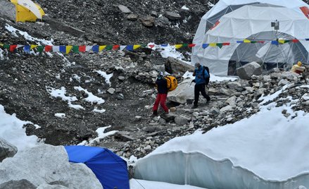 Władze Nepalu do himalaistów: Oddajcie butle na tlen