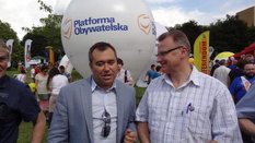 Jarosław Dąbrowski (z lewej) był burmistrzem Bemowa i wiceprezydentem Warszawy z ramienia Platformy 