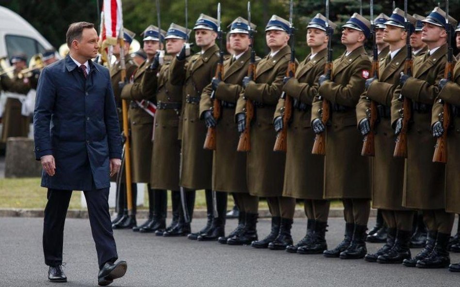 Armii wciąż ubywa generałów