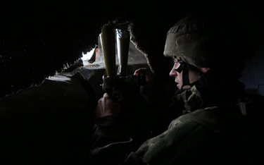 Ukraiński żołnierz na pozycji w pobliżu tzw. linii kontaktu w obwodzie donieckim