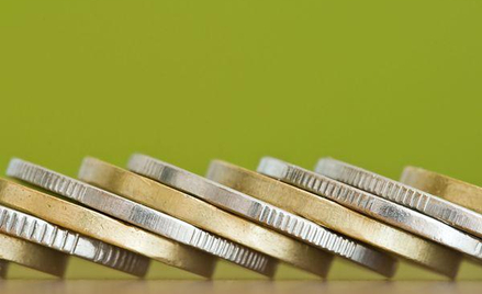 W reakcji na rządowy kryzys słabnie złoty. Za euro płacono około 15-tej nawet 4,24 zł, o 1,3 proc. w