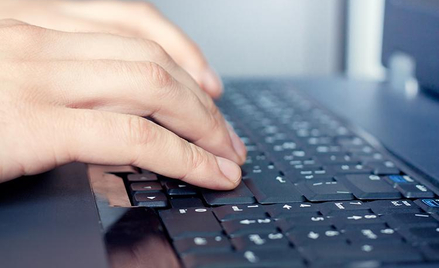 Sprzedaż miejsca na stronie internetowej bez podatku u źródła