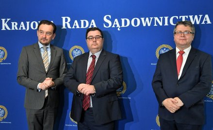 Styczeń 2021. Zastępca rzecznika prasowego Krajowej Rady Sądownictwa, sędzia Jarosław Dudzicz (P), b