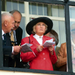 Nie było wprawdzie aż takich kapeluszy jak na trybunach Royal Ascot, ale i tak w najważniejszym dniu